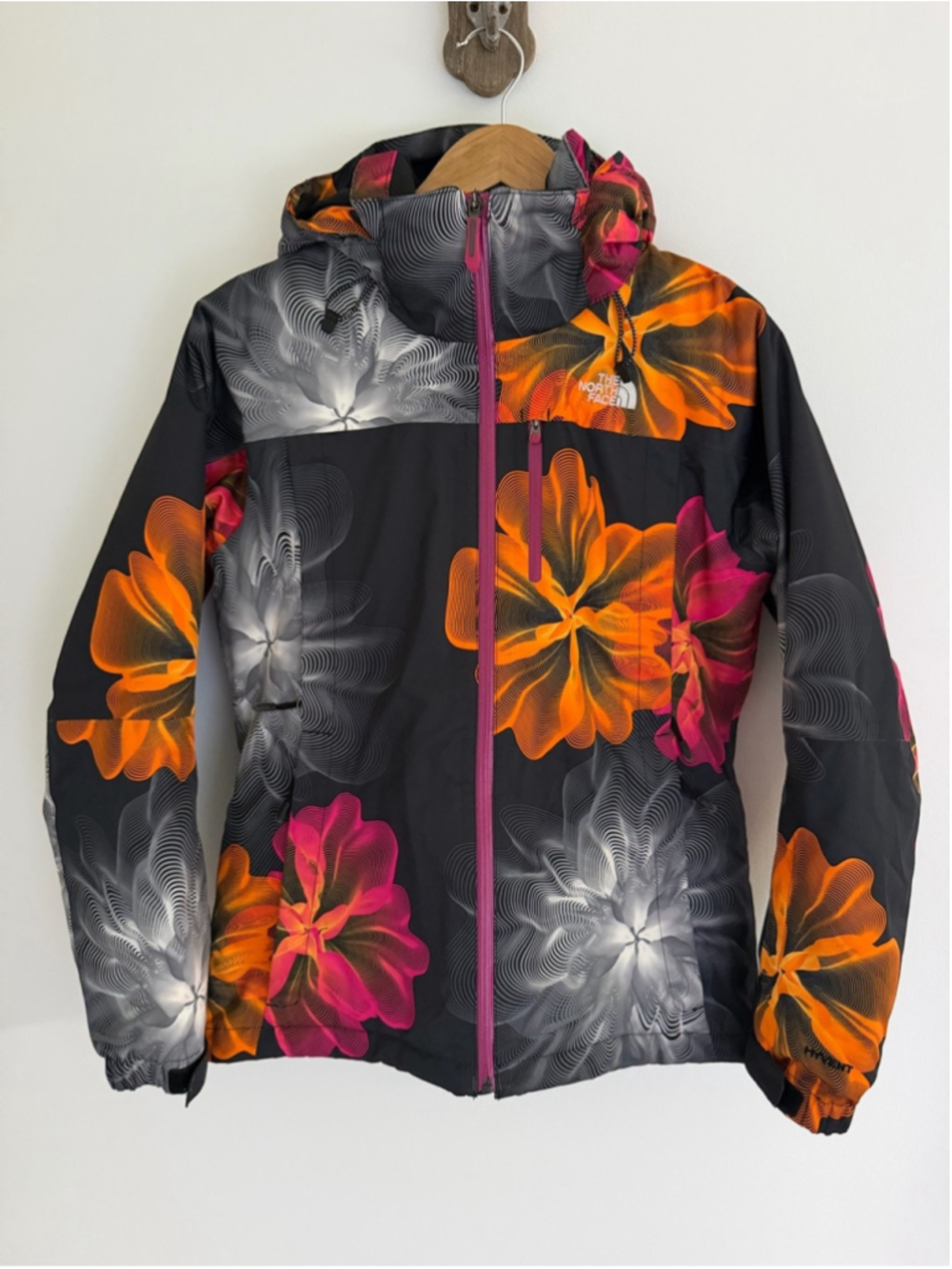 The North Face Snow Cougar Floral HyVent Ski Jacket Small